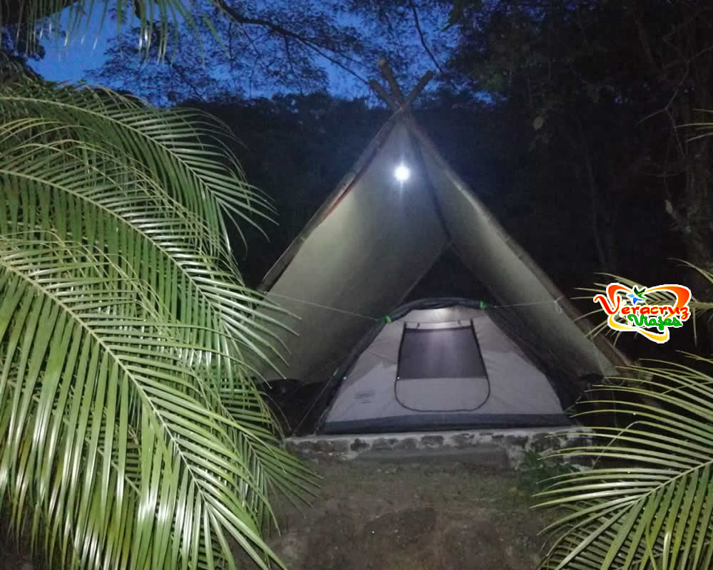 Area De Camping Cabañas En El Rio Pescados Jalcomulco Veracruz Rapidos de Veracruz Rafting Rappel Gotcha Tirolesa Cabalgata Temascal Temazcal Camping