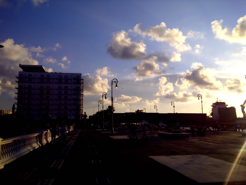Paseo del Malec�n En El Puerto de Veracruz